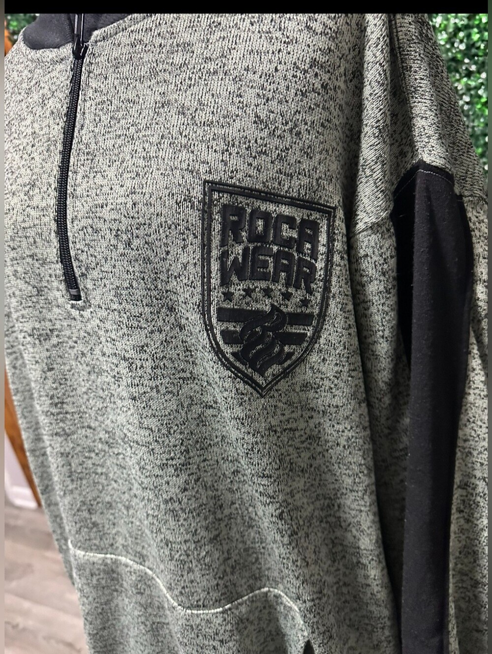 Rocawear Quarter-zip Sweatshirt - Picture 2 of 5